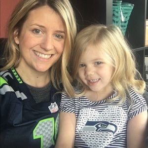 Meet your Posher, Caitlin